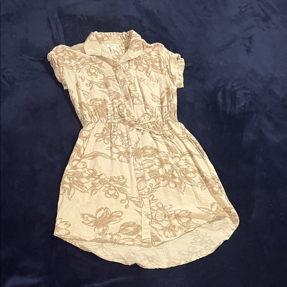 Stylish high low button up dress with POCKETS!!